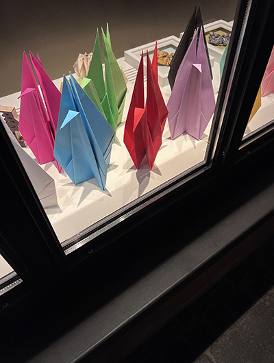 ausstellung wood meets paper papierkraniche