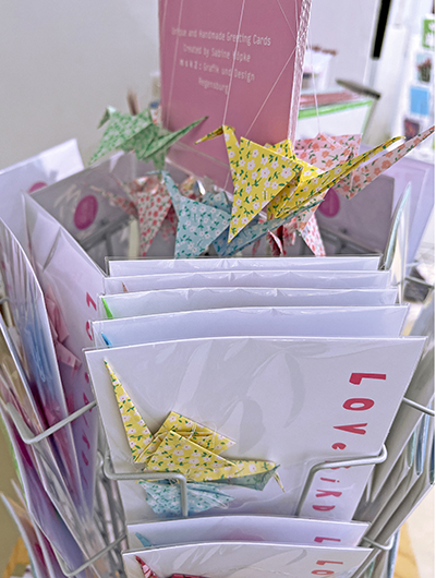 origami grusskarten ausstellung wood meets paper