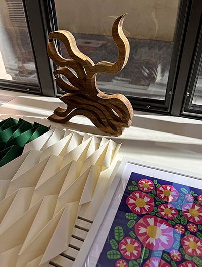 msk2 faltgitter und holzobjekt