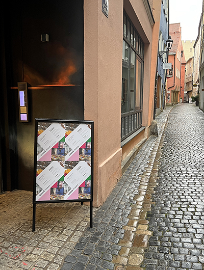 Ausstellung wood meets paper 2024 Holzskulpturen und Papierarbeiten