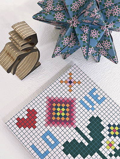 Ausstellung wood meets paper 2024 Holzskulpturen und Papierarbeiten